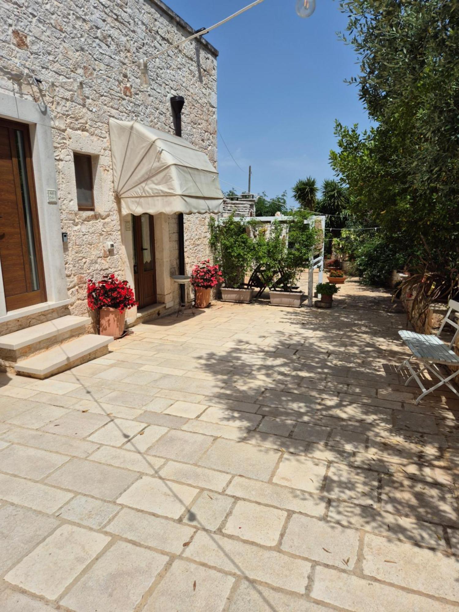 Il Trullo Di Nonna Lella Guest House Castellana Grotte Exterior photo