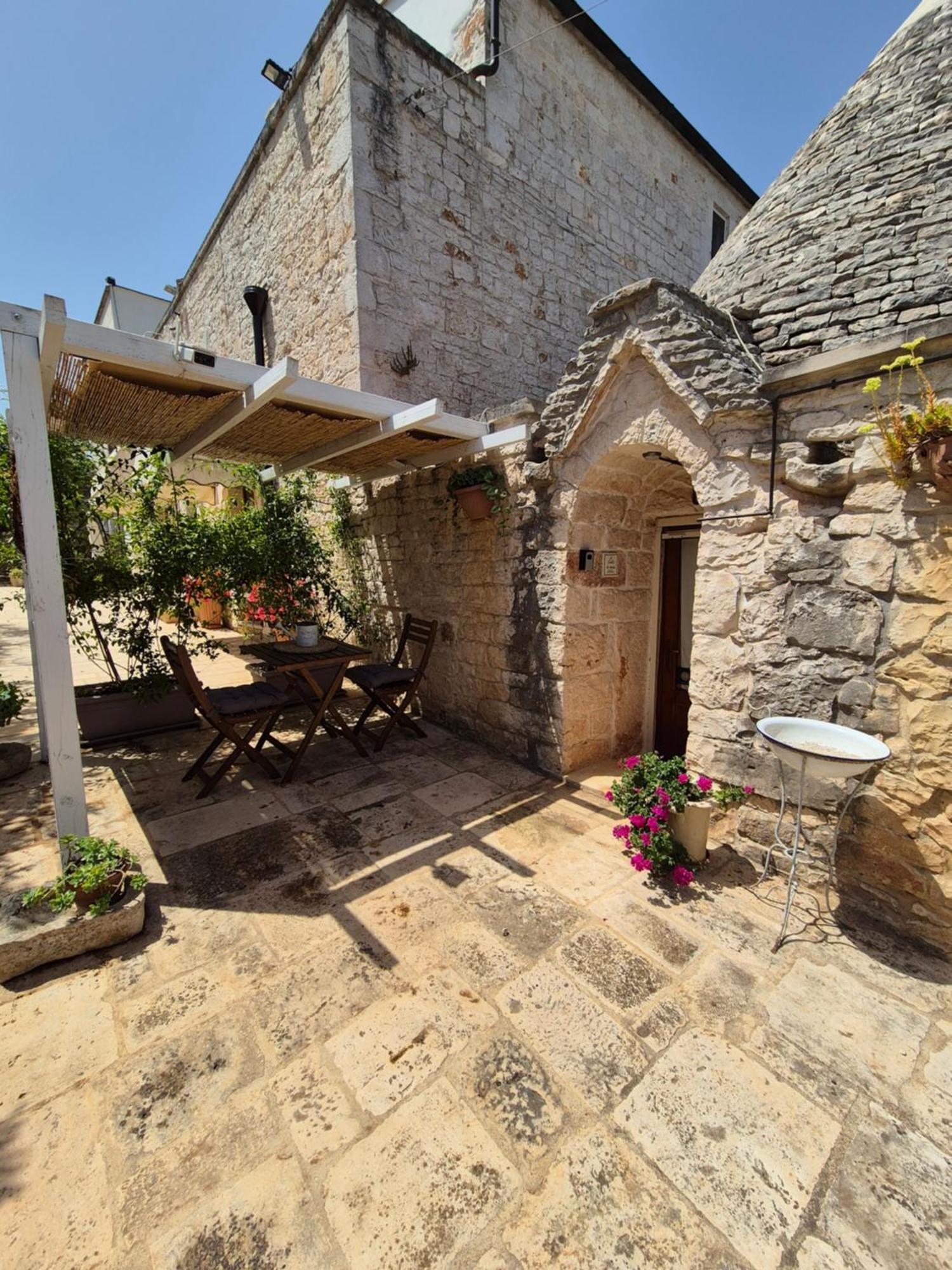 Il Trullo Di Nonna Lella Guest House Castellana Grotte Exterior photo