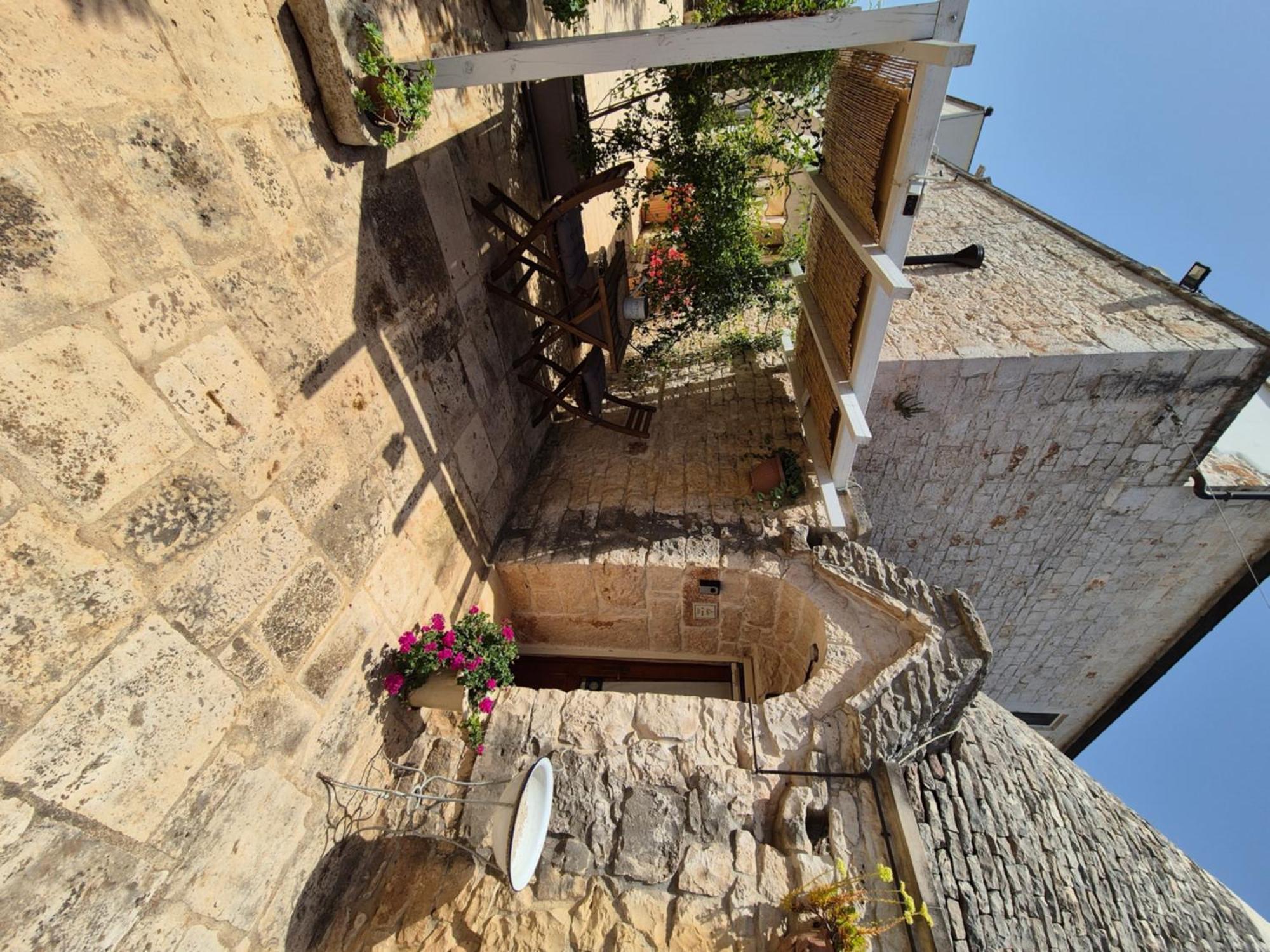Il Trullo Di Nonna Lella Guest House Castellana Grotte Exterior photo